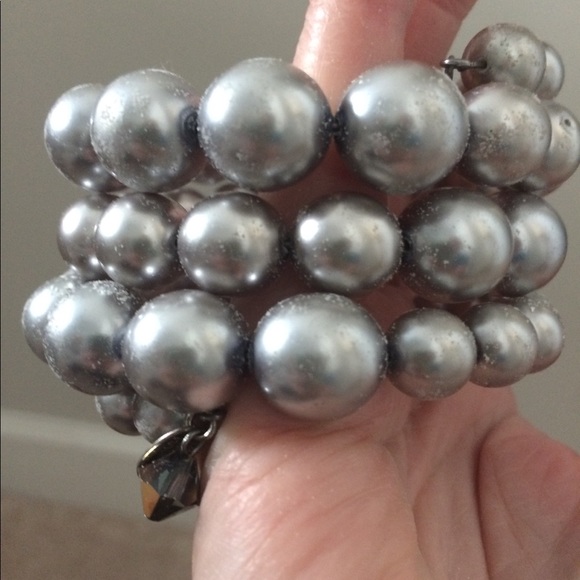 Jewelry - Faux pearl wrap bracelet